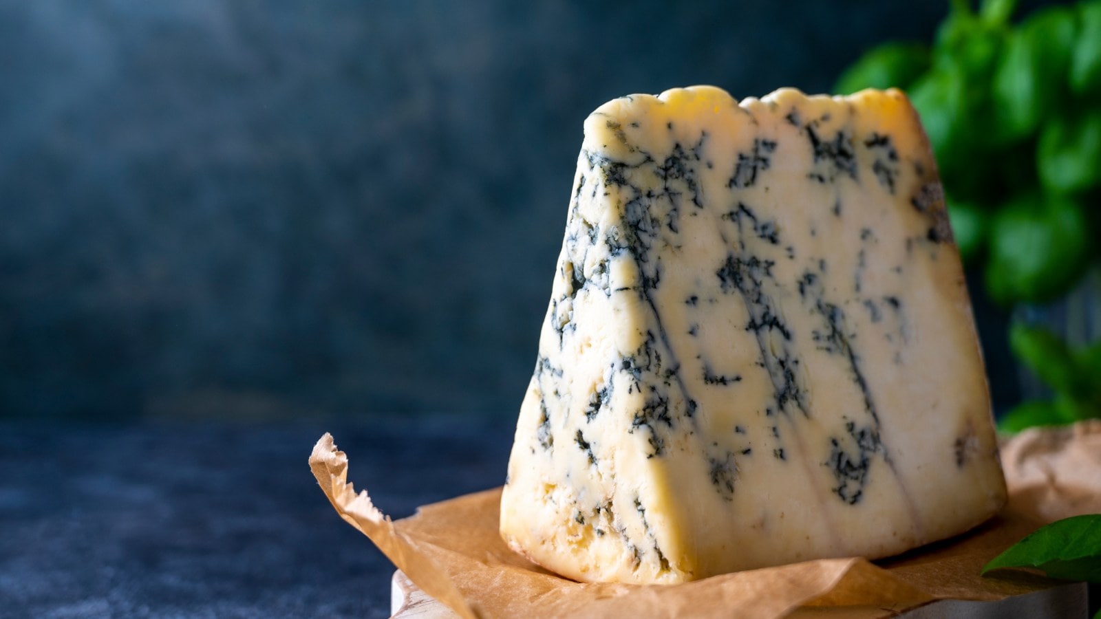 Know the health benefits of blue cheese
