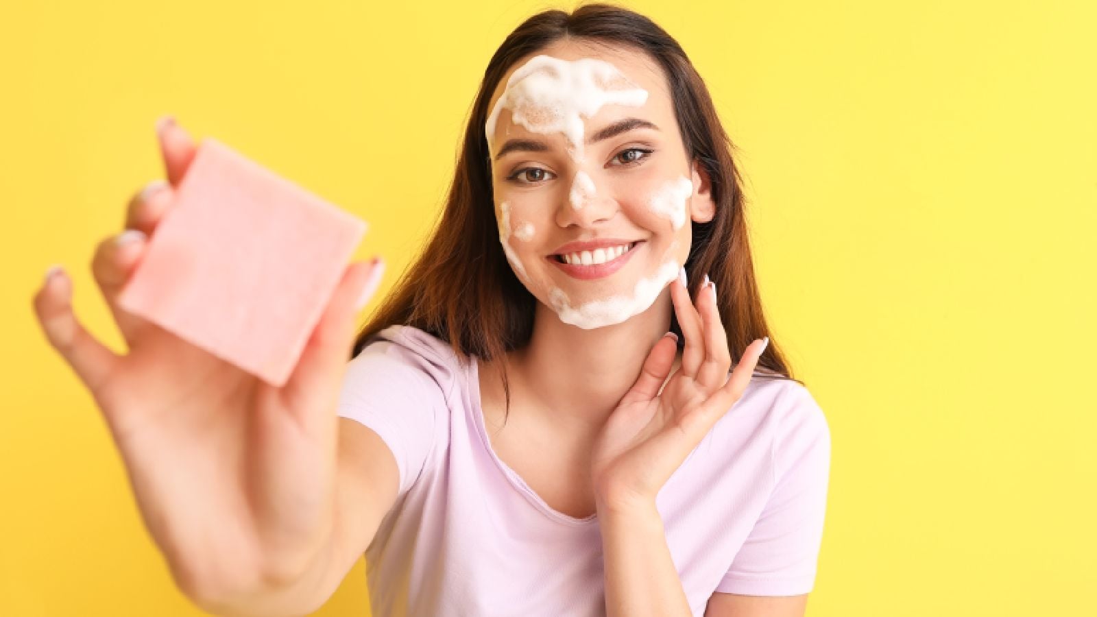 5 best glycerin soaps to lock skin moisture