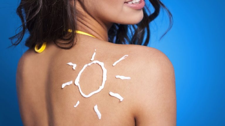Sunscreen for sensitive skin: Tips to choose the right one